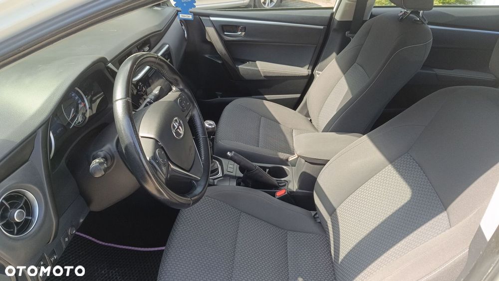 Toyota Corolla 1.6 Classic Plus - 14