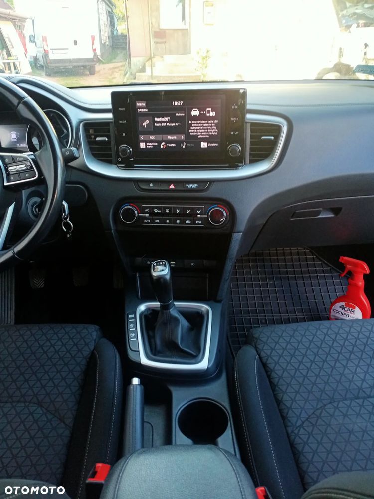Kia Ceed 1.6 CRDi mHEV S - 9