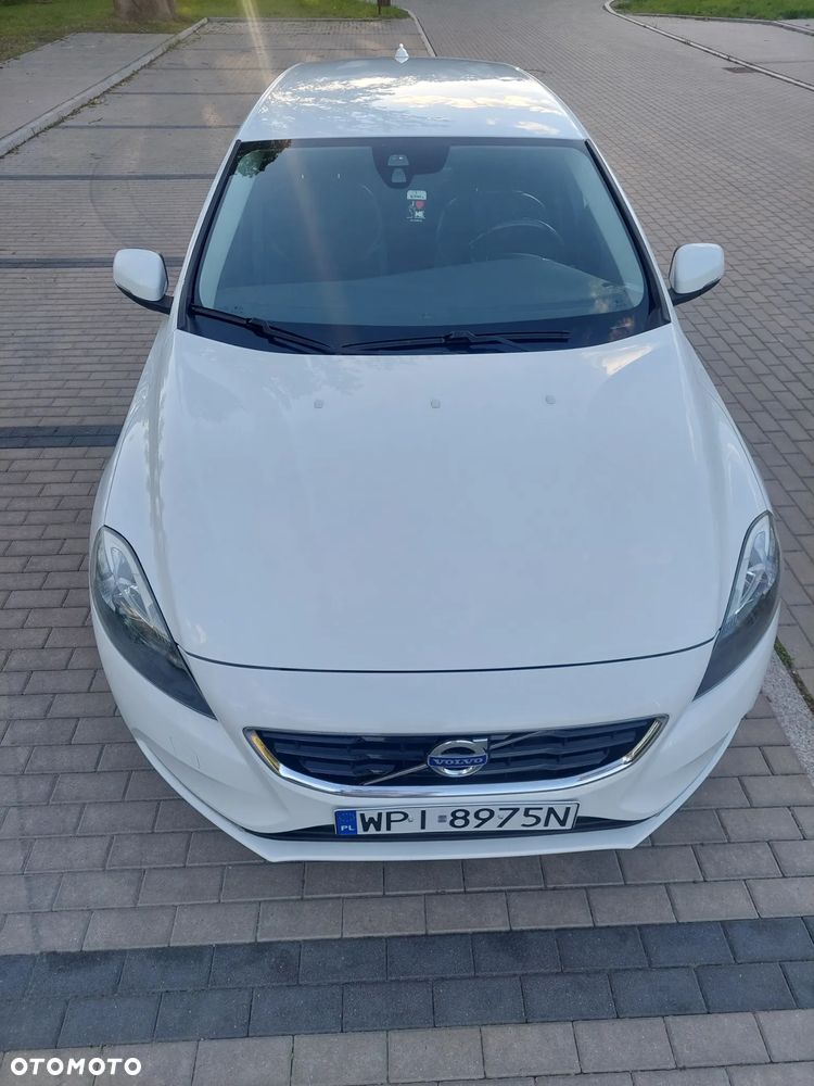 Volvo V40 T2 Momentum - 24