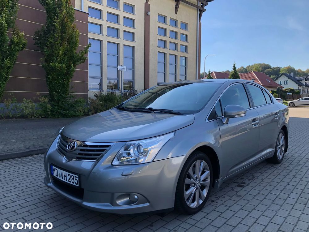 Toyota Avensis 2010 photo 2