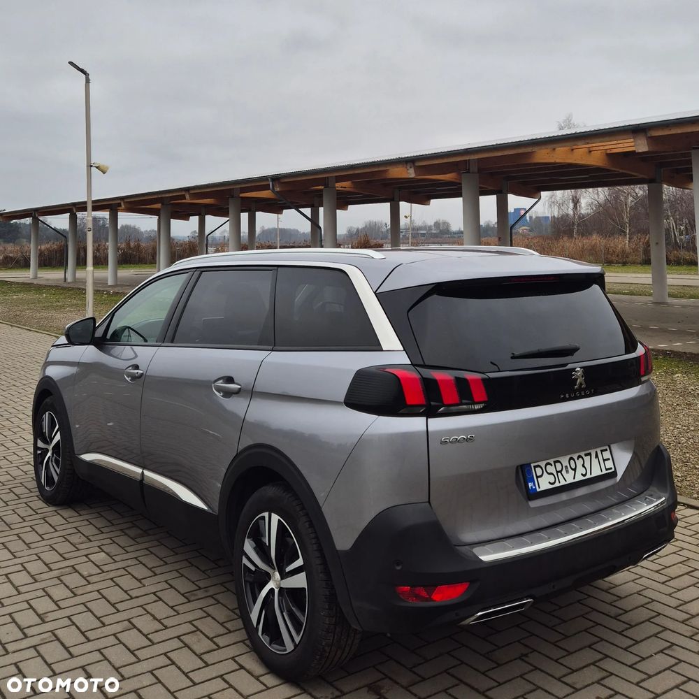 Peugeot 5008 - 5