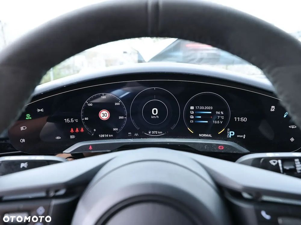 Porsche Taycan - 8