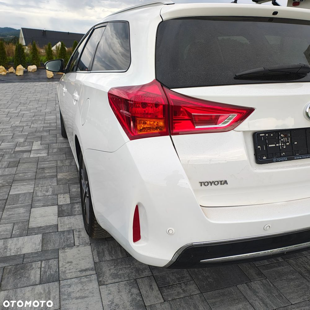 Toyota Auris 2.0 D-4D Premium Comfort - 5
