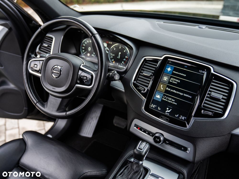 Volvo XC 90 B5 D AWD Geartronic Momentum Pro - 32