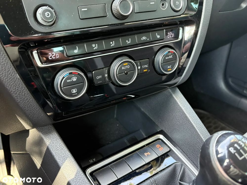 Volkswagen Jetta 1.4 TSI BMT Highline - 16