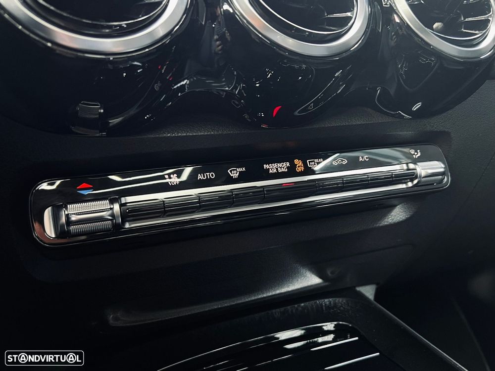 Mercedes-Benz GLB 180 d 8G-DCT AMG Line - 24