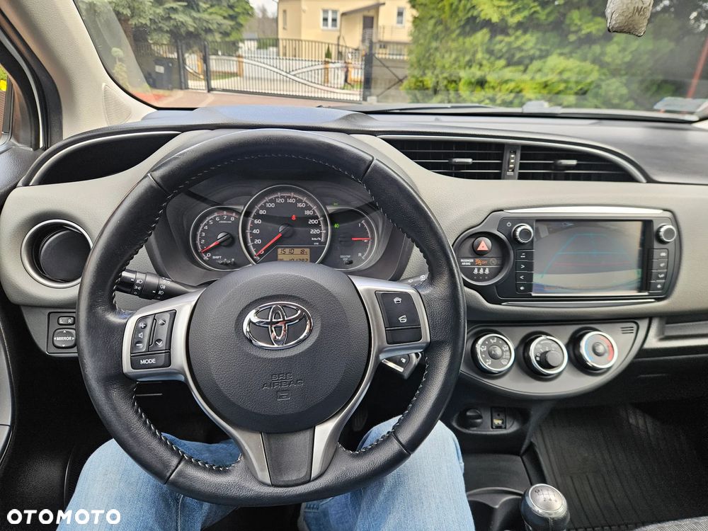 Toyota Yaris 1.33 Premium - 10