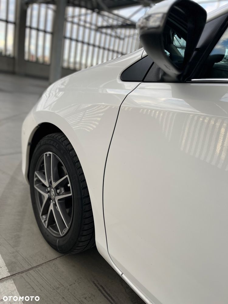 Toyota Auris - 11