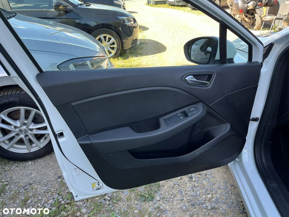 Renault Clio - 21