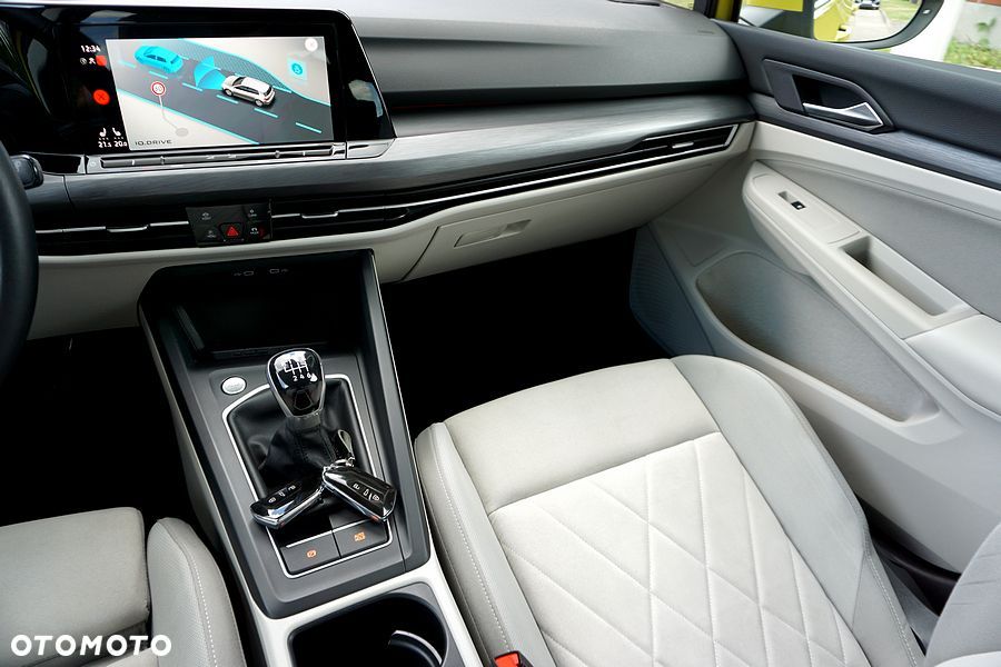 Volkswagen Golf - 34