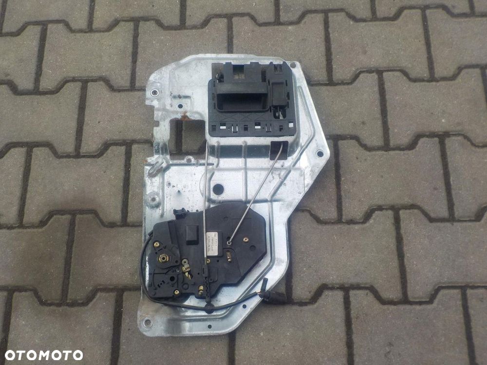 VW T5 T6 ZAMEK DRZWI SIŁOWNIK ZAMKA KLAMKA TYŁ
