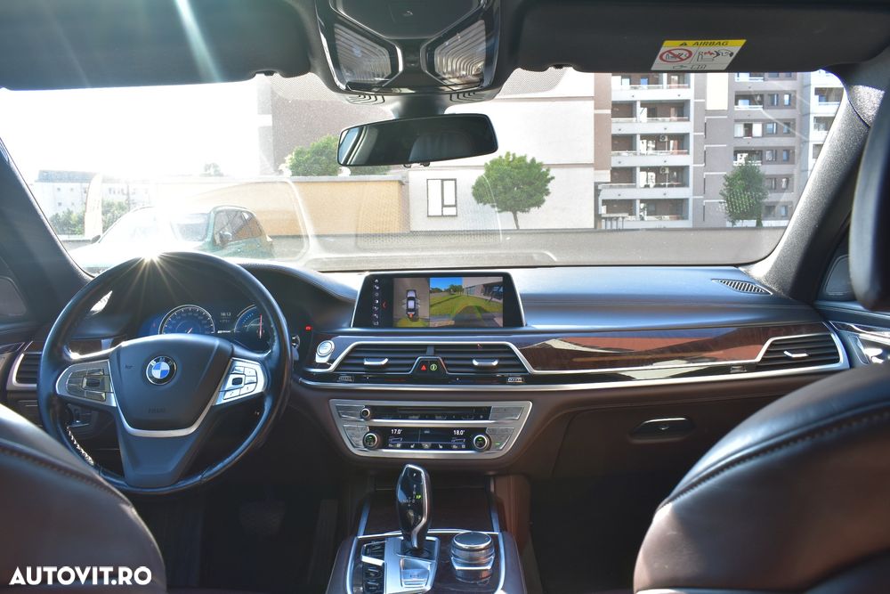 BMW Seria 7 740e iPerformance - 11