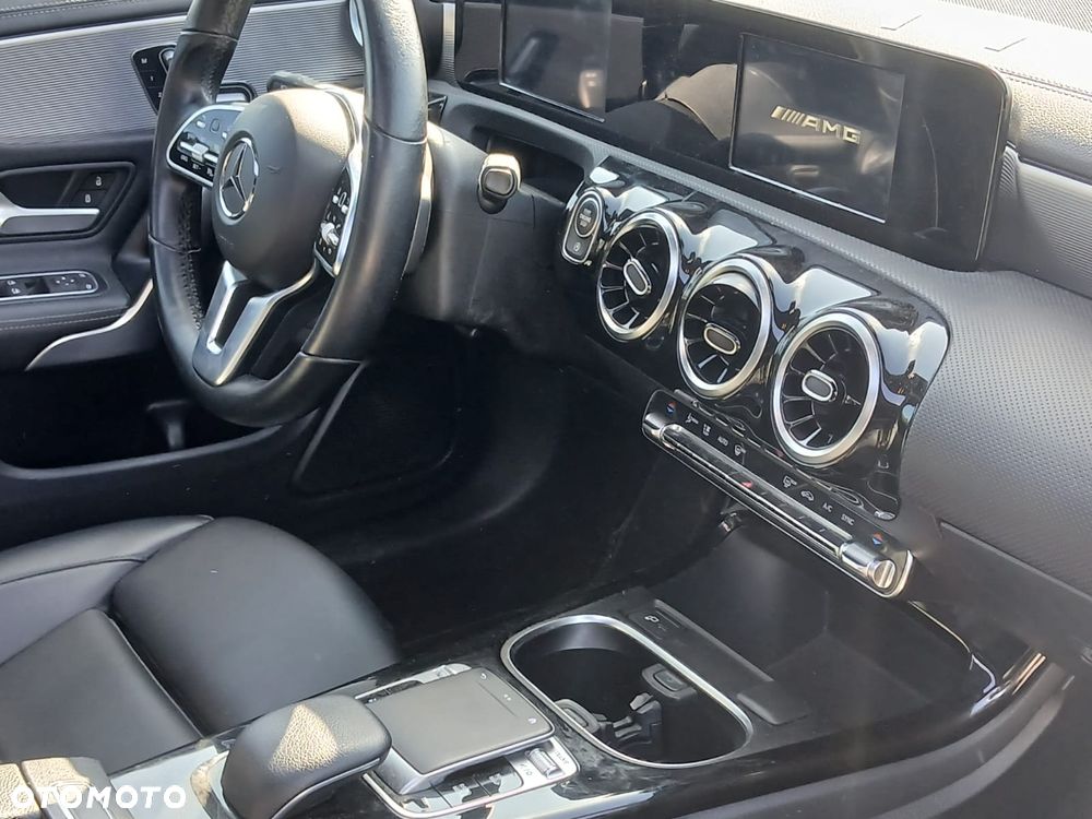 Mercedes-Benz CLA 250 7G-DCT Progressive - 21