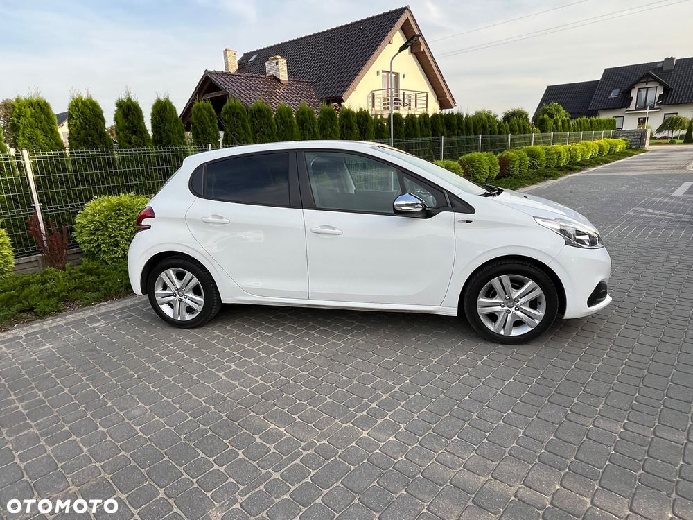 Peugeot 208 PureTech 82 Style - 5
