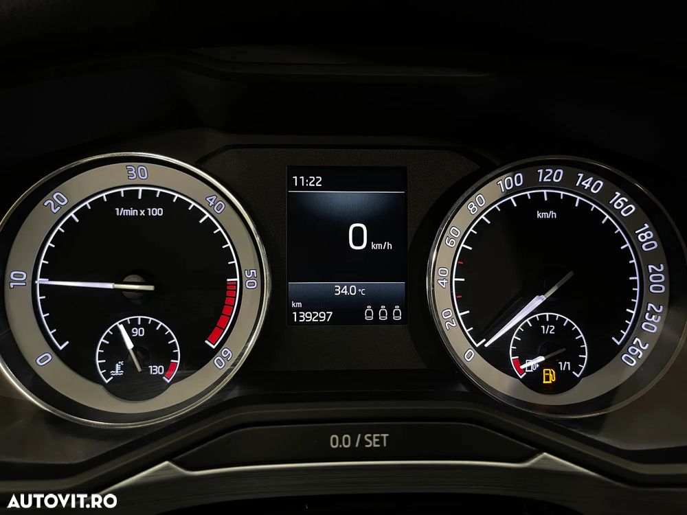 Skoda Superb 2.0 TDI Ambition - 26