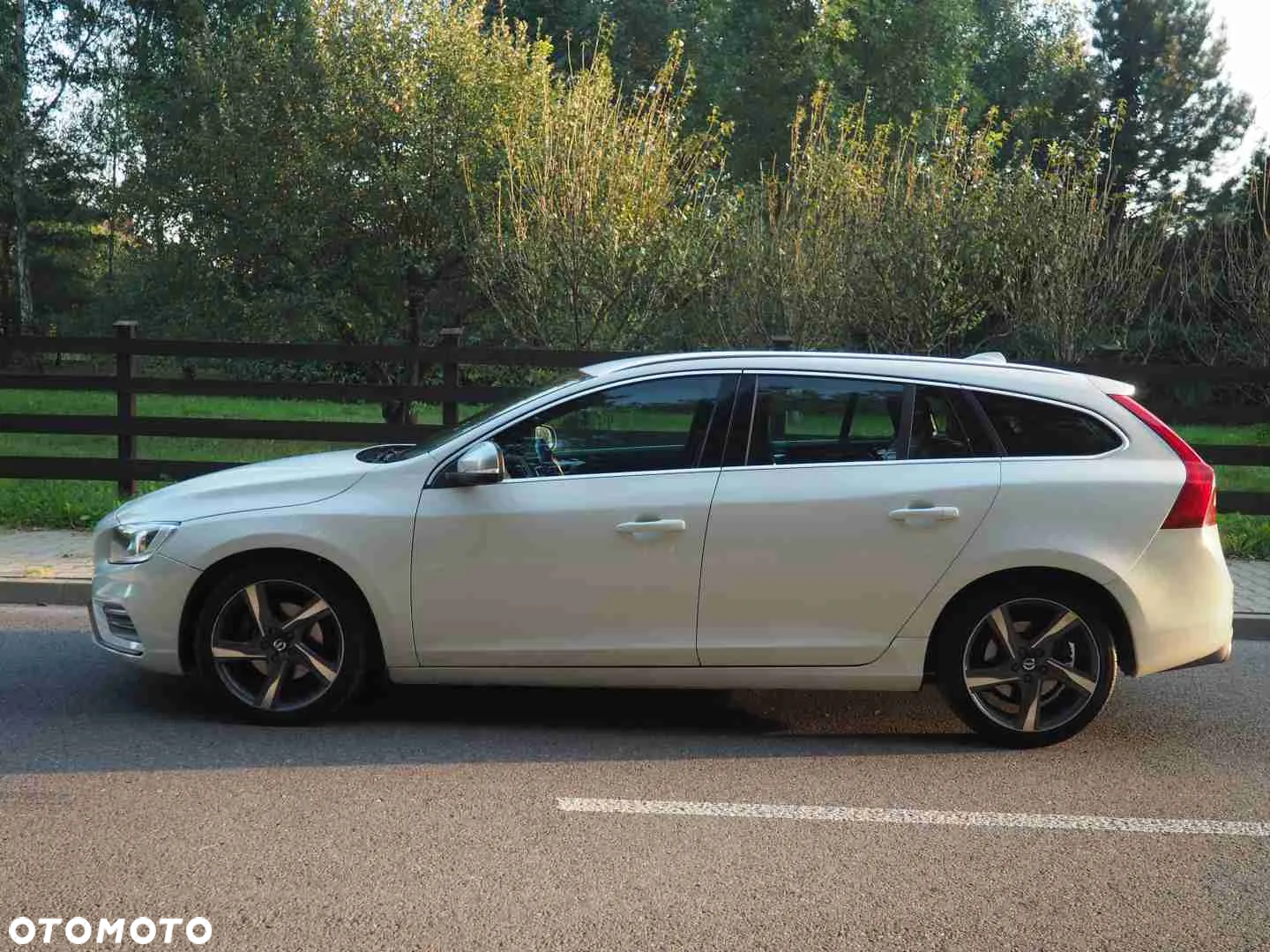Volvo V60 D3 Geartronic R-Design - 17