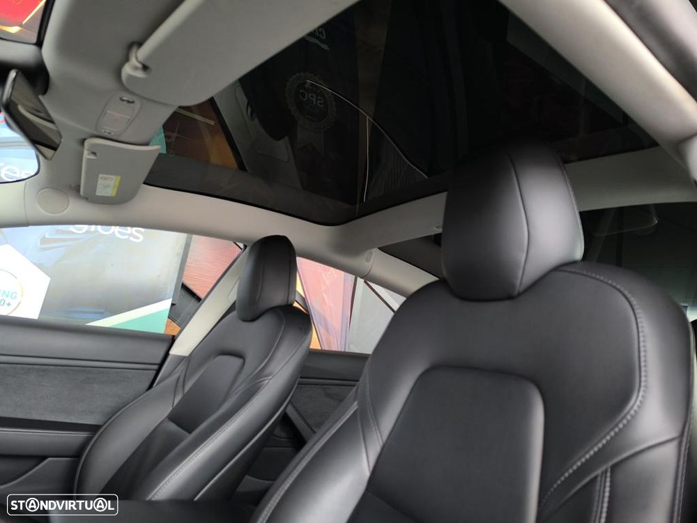 Tesla Model 3 - 9