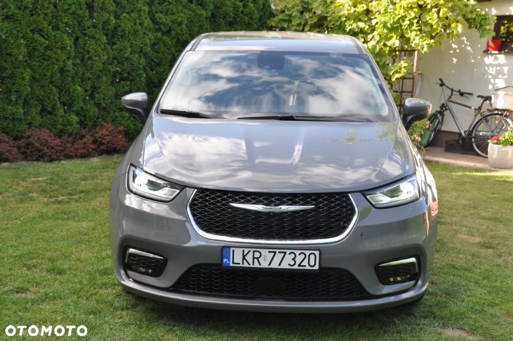 Chrysler Pacifica - 2