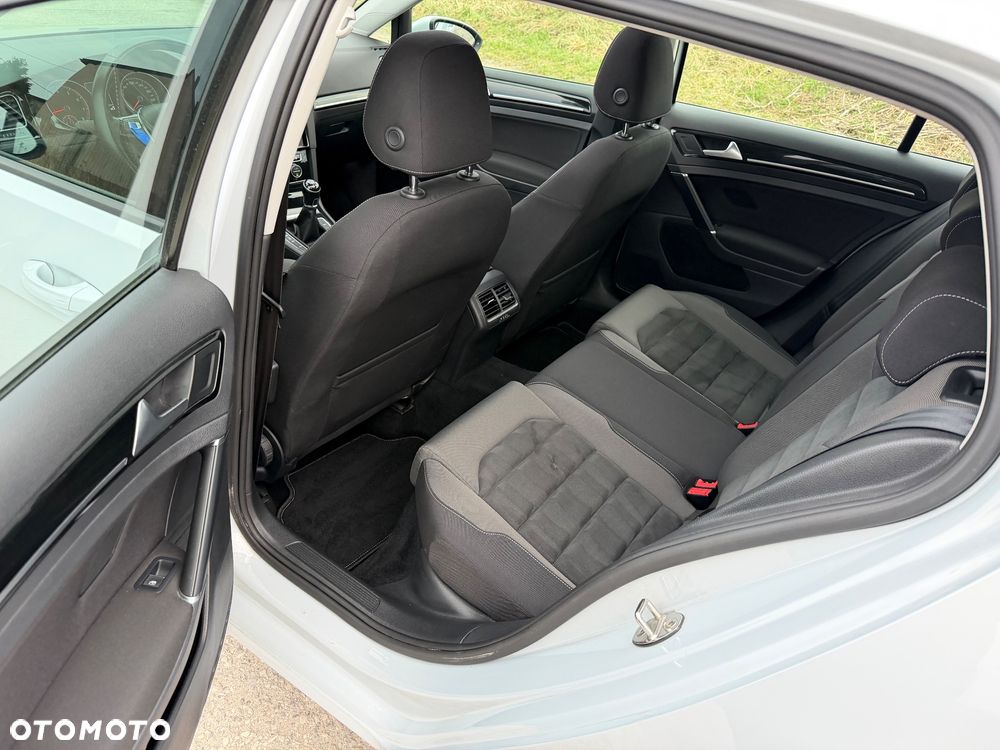 Volkswagen Golf 1.5 TSI ACT (BlueMotion Technology) Highline - 27