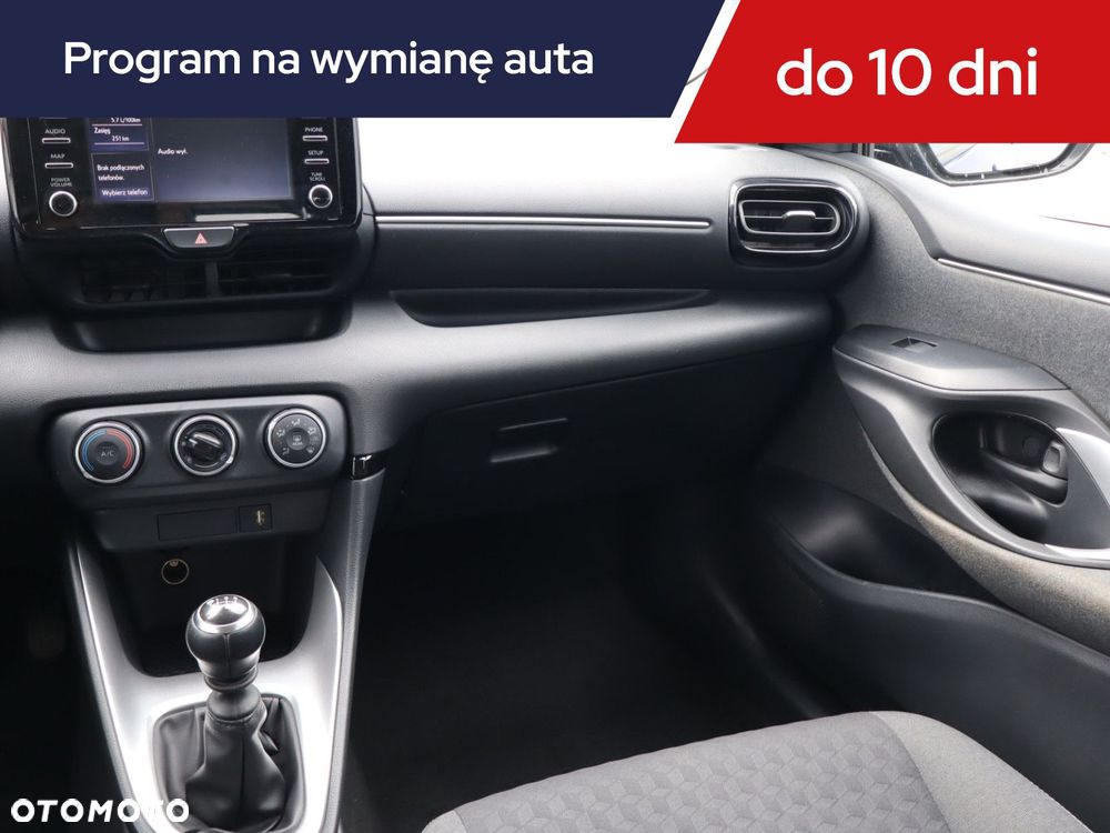 Toyota Yaris - 10