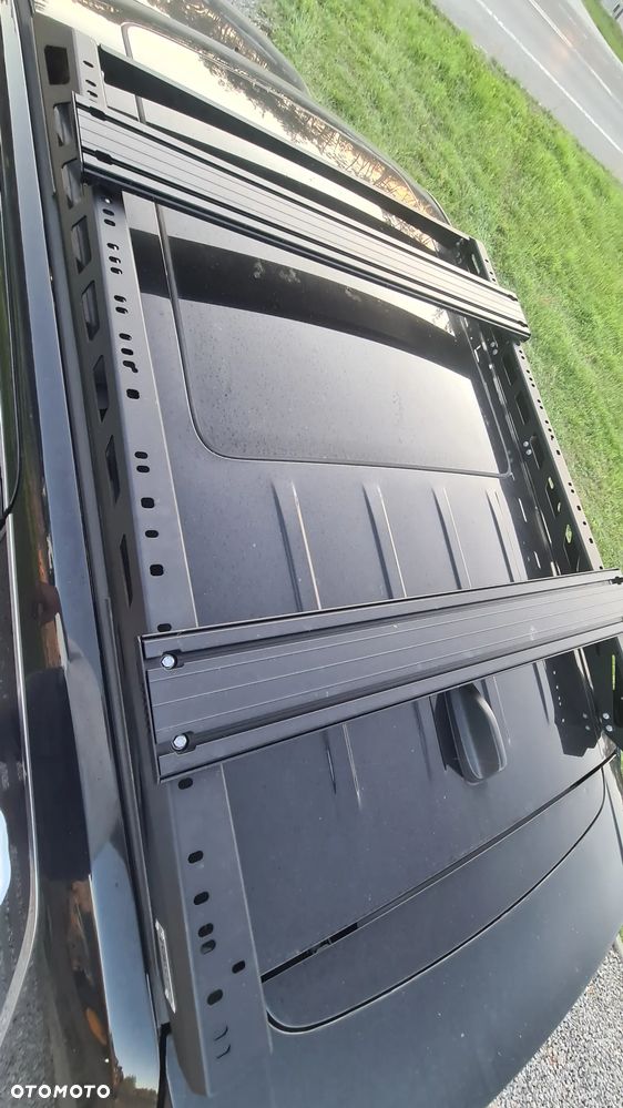 Jeep Grand Cherokee - 35