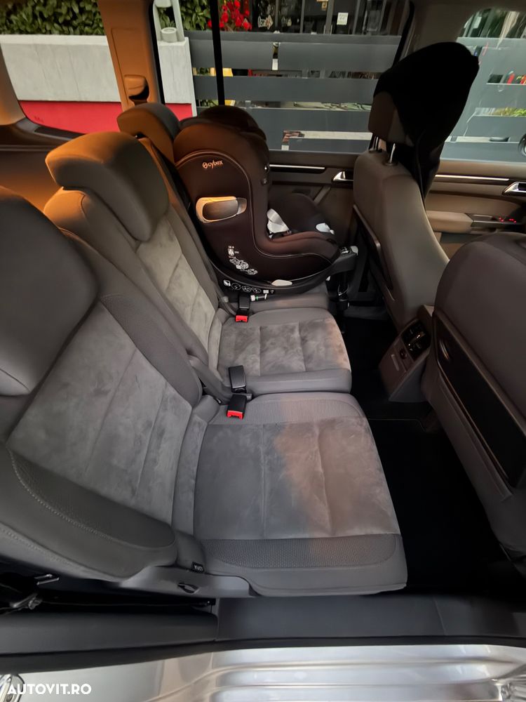 Volkswagen Touran - 18