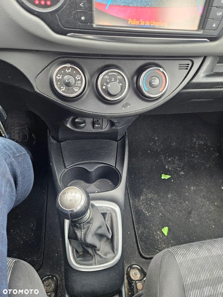 Toyota Yaris - 25