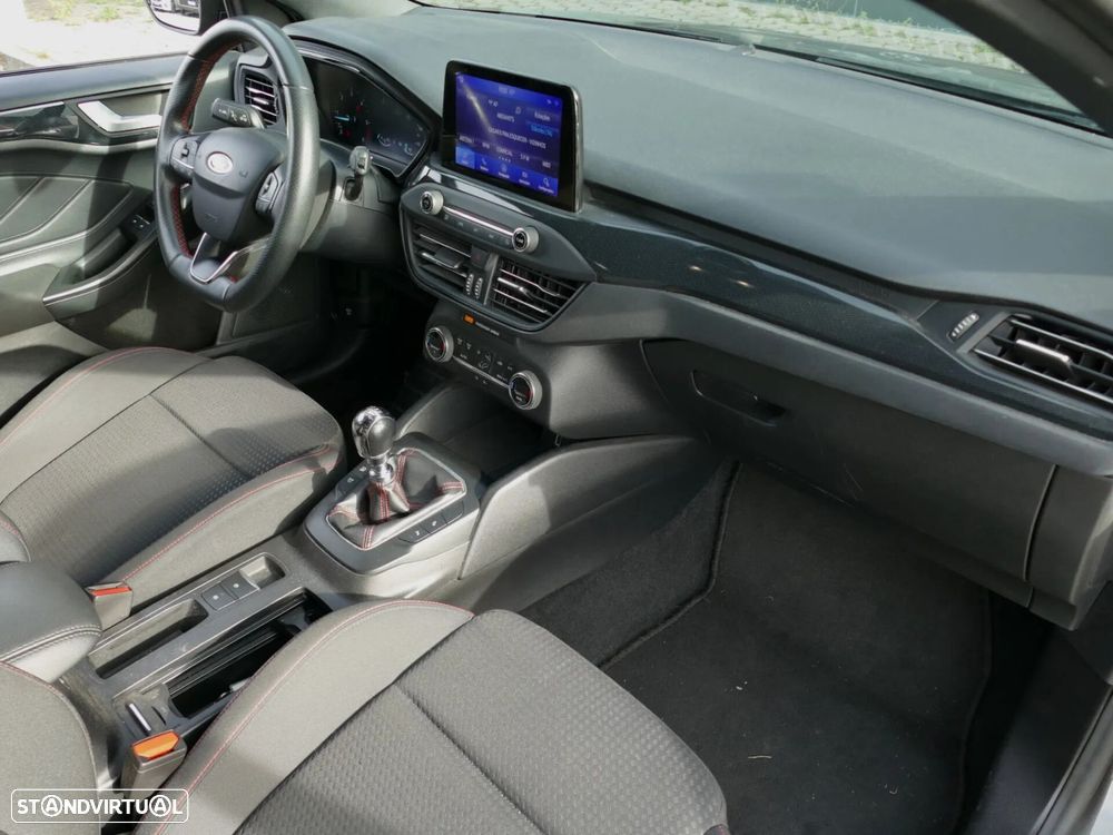 Ford Focus SW 1.5 TDCi EcoBlue ST-Line - 26