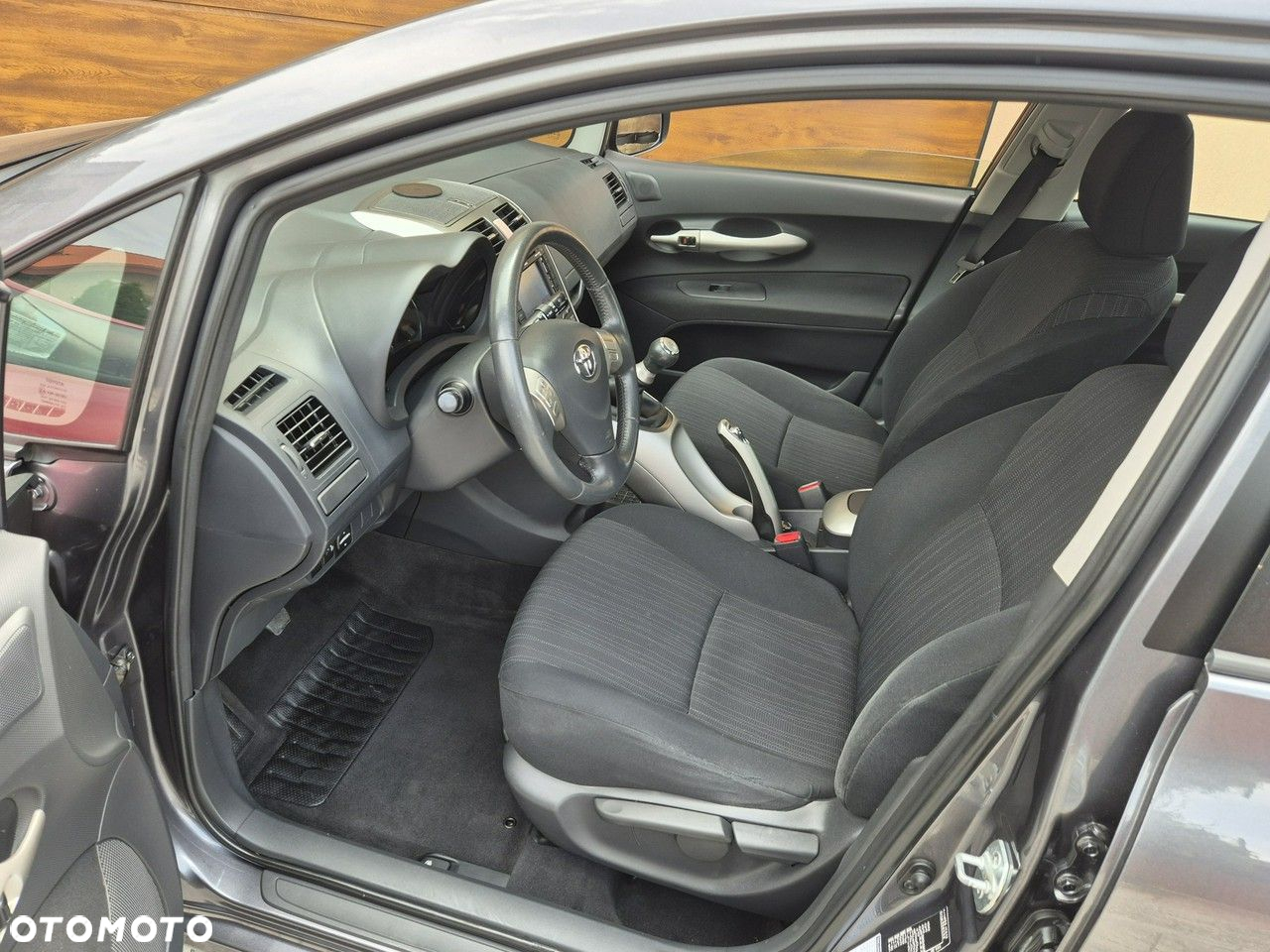 Toyota Auris - 11