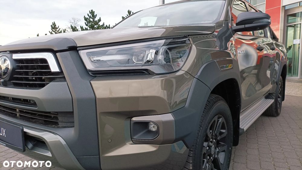 Toyota Hilux 2.8 D-4D mHEV Double Cab Invincible 4x4 - 12