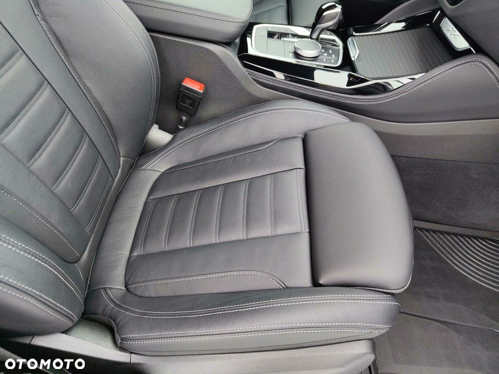 BMW X4 - 26
