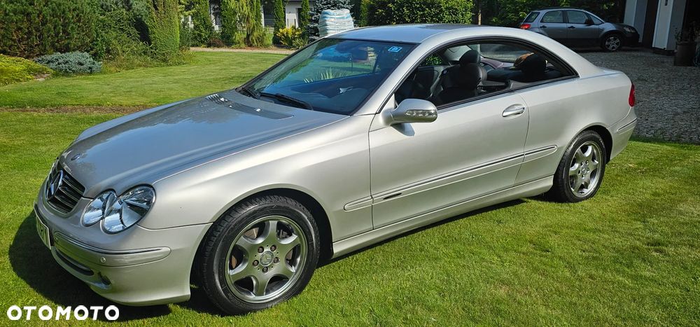 Mercedes-Benz CLK - 12