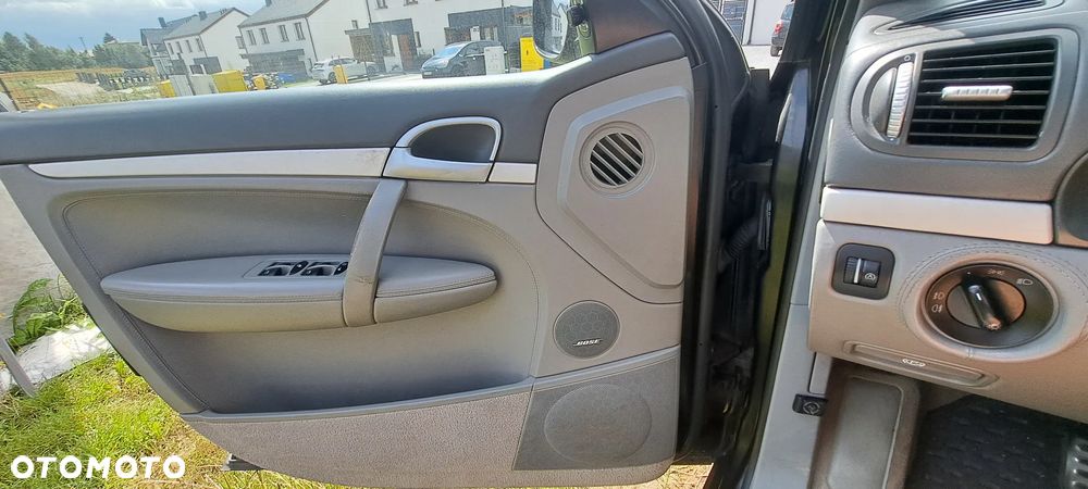 Porsche Cayenne - 9