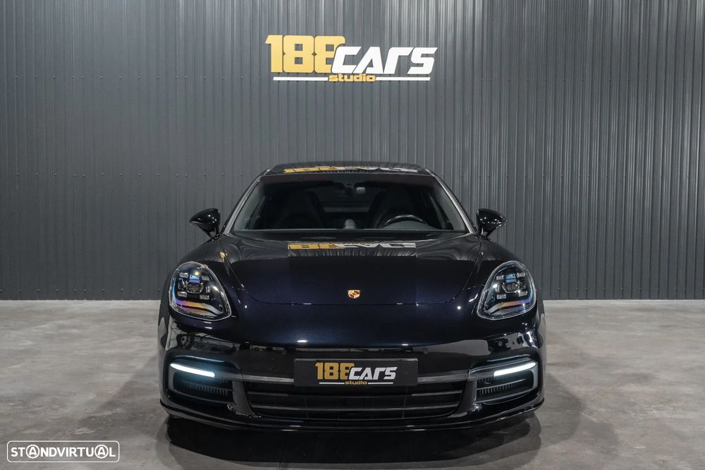 Porsche Panamera 4 E-Hybrid Platinum Edition - 3