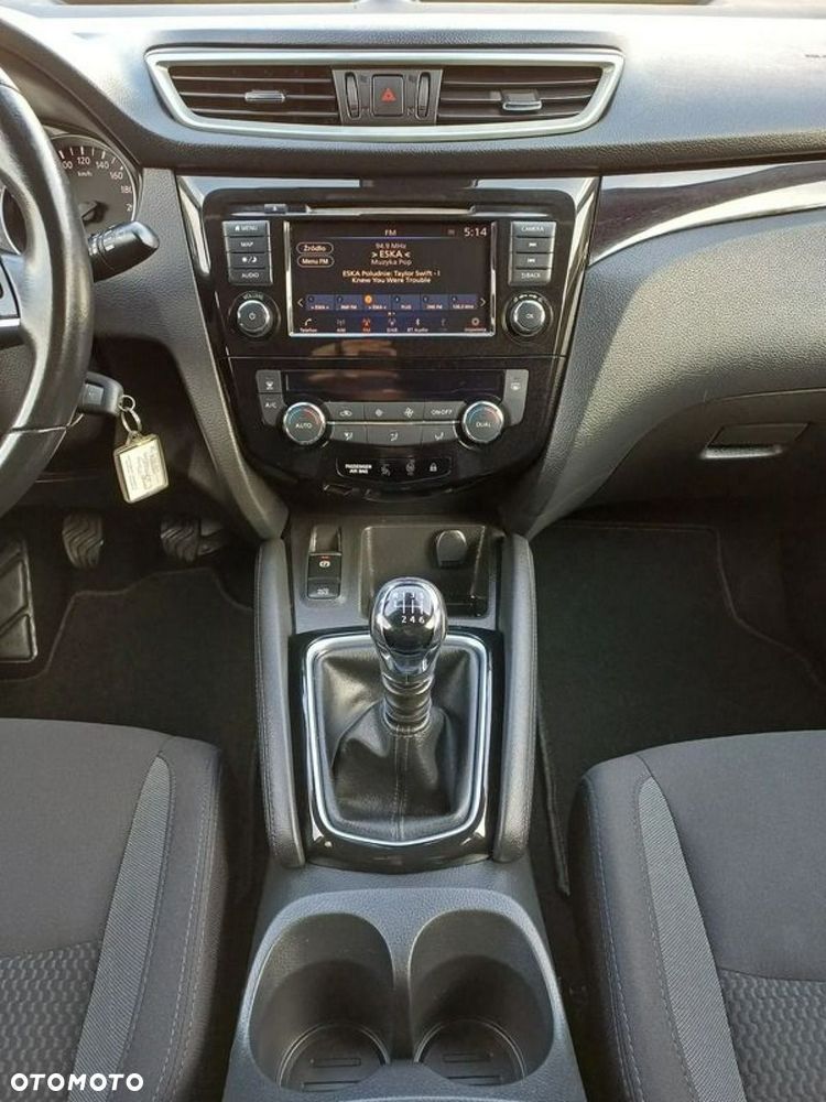 Nissan Qashqai 1.3 DIG-T N-Connecta - 24