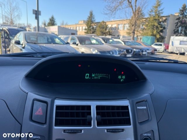 Toyota Yaris - 13