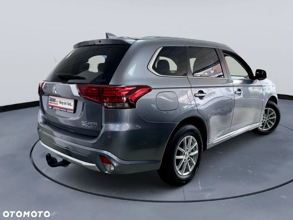 Mitsubishi Outlander 2.0 4WD Plug-In Hybrid Plus - 10
