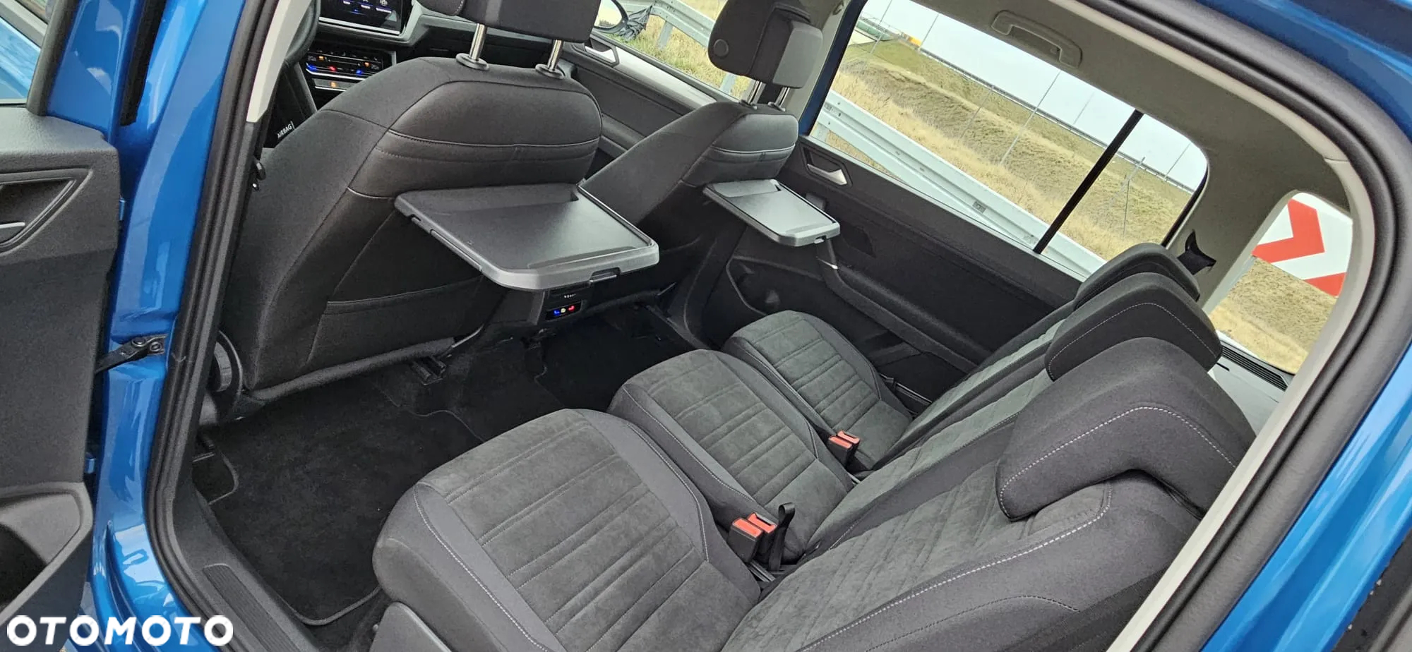 Volkswagen Touran - 12