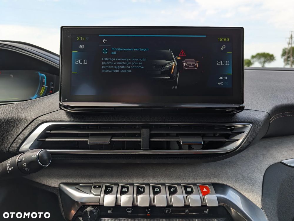 Peugeot 3008 225 e-EAT8 GT - 33