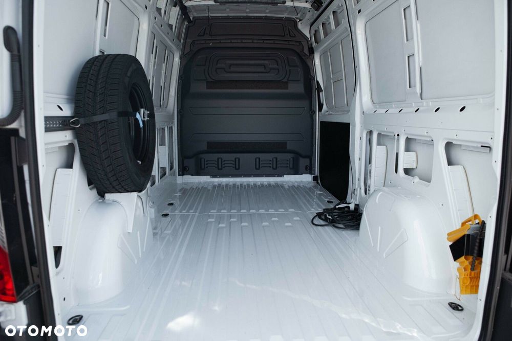 Mercedes-Benz eSprinter - 16