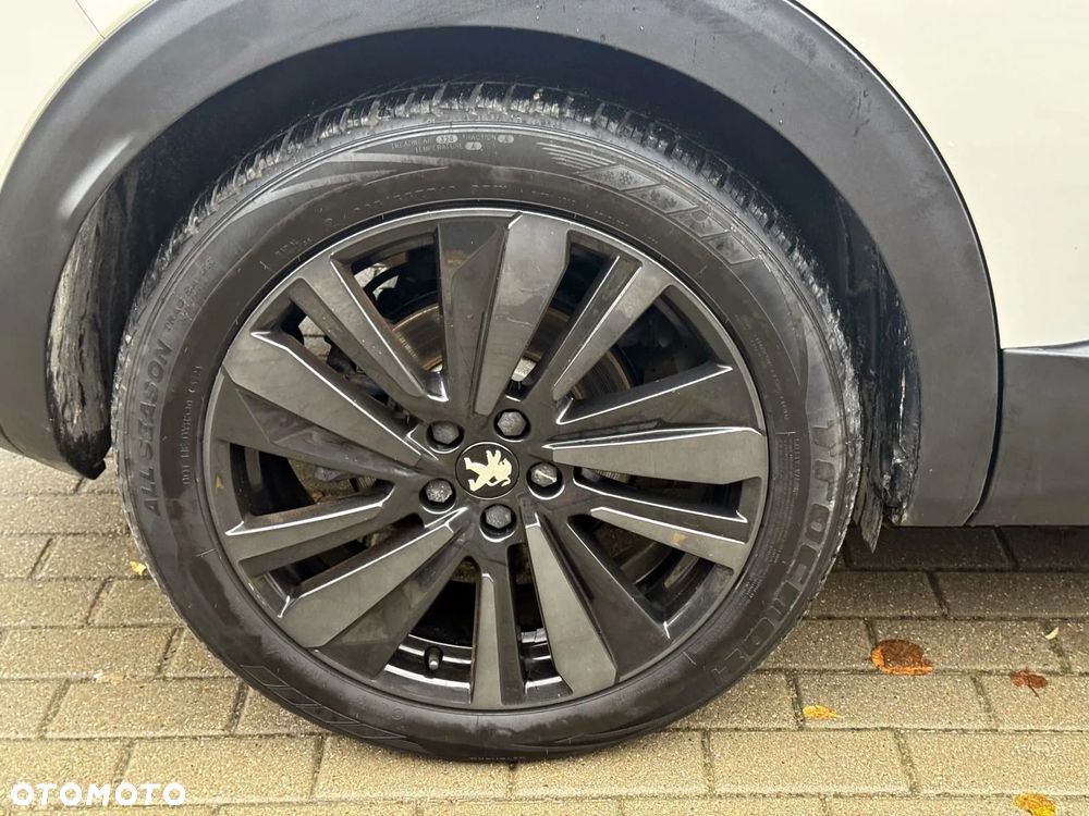 Peugeot 3008 Plug-In Hybrid 225 e-EAT8 GT - 4