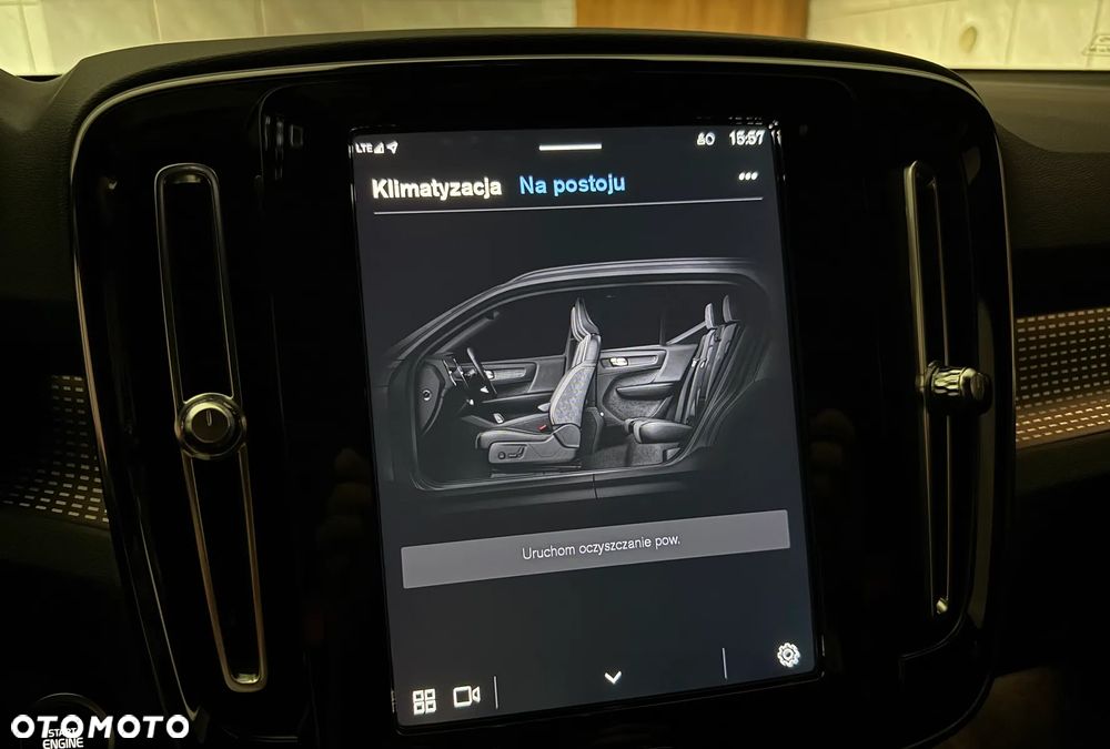 Volvo XC 40 B4 B AWD DKG Plus Dark - 22