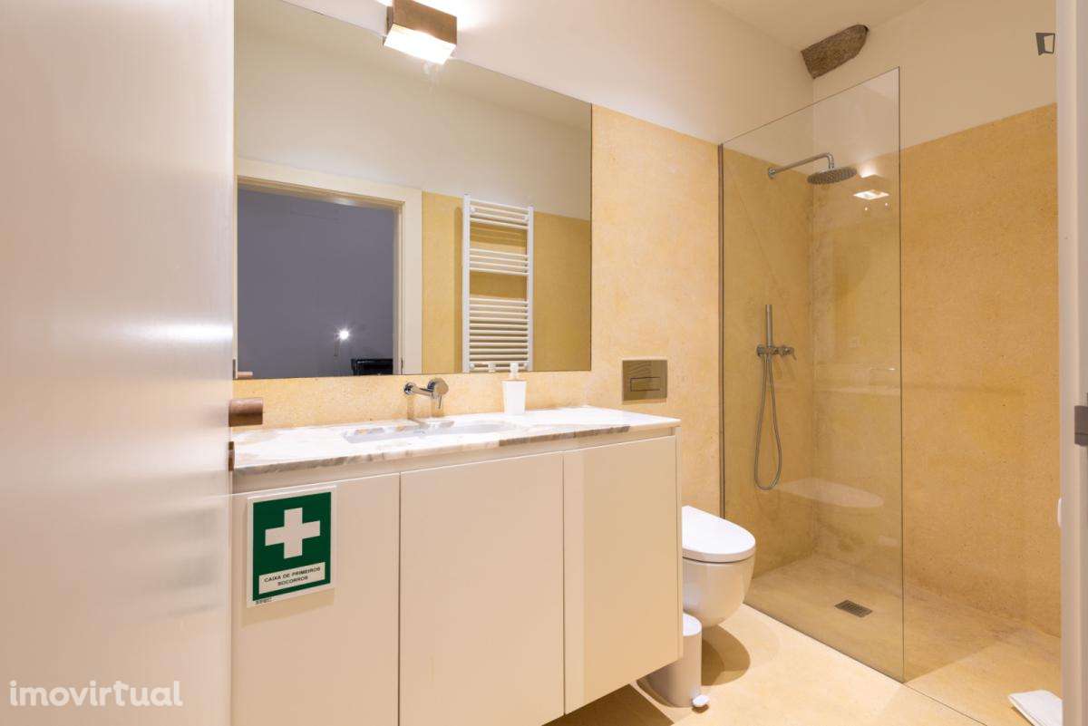 Casa com 3 quartos - localizado em Santa Marinha Porto - Grande imagem: 2/38