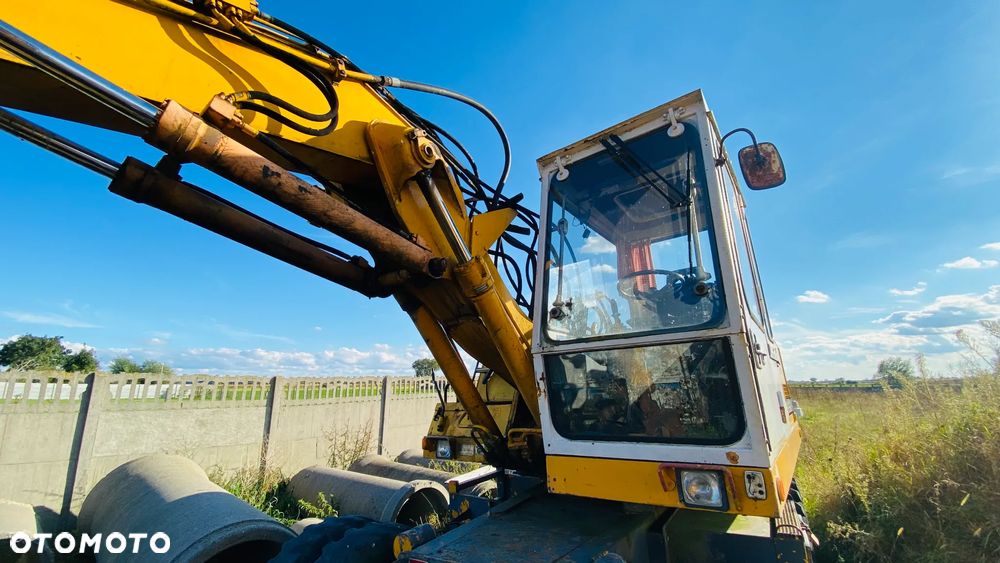 Liebherr A900B - 11