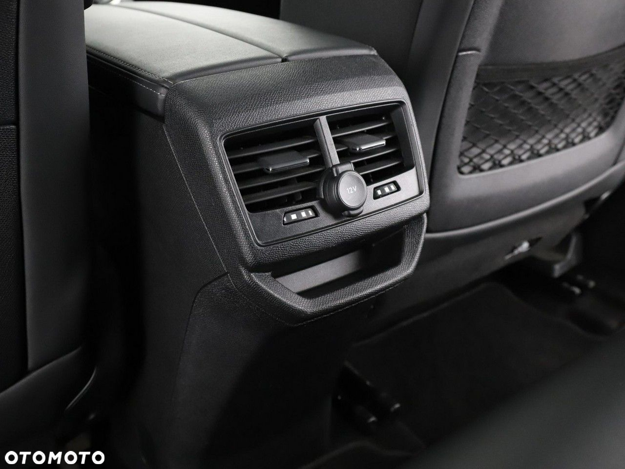 Peugeot 3008 1.6 PureTech Hybrid PHEV Allure S&S EAT8 - 38