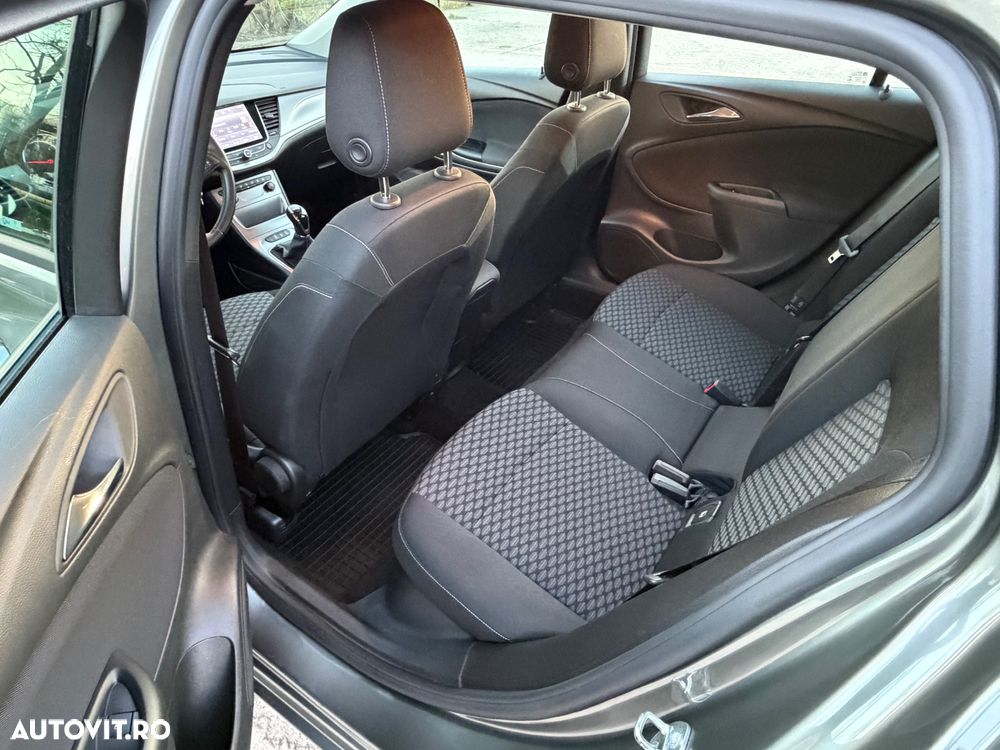 Opel Astra 1.6 D Start/Stop Dynamic - 9