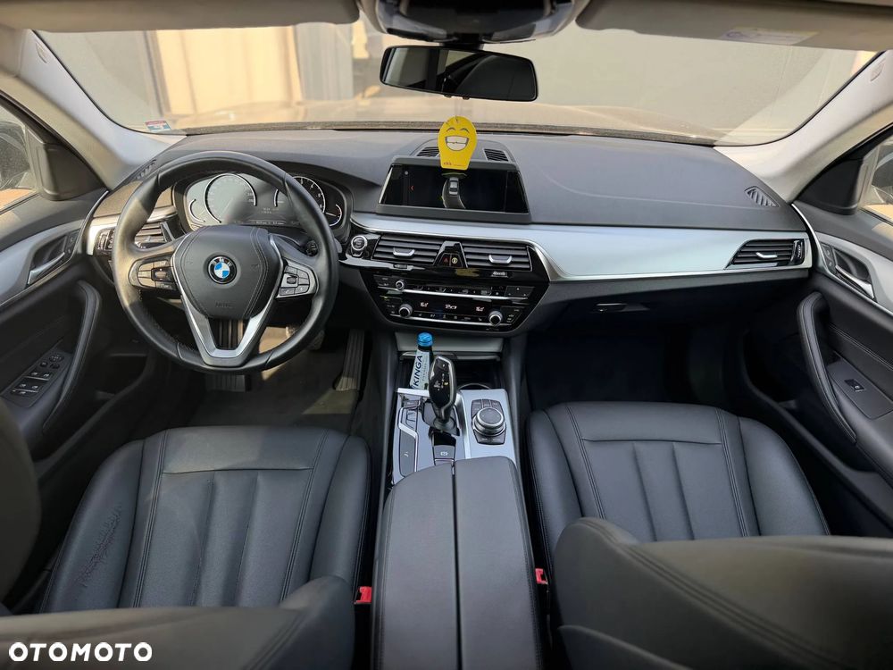 BMW Seria 5 520i - 17