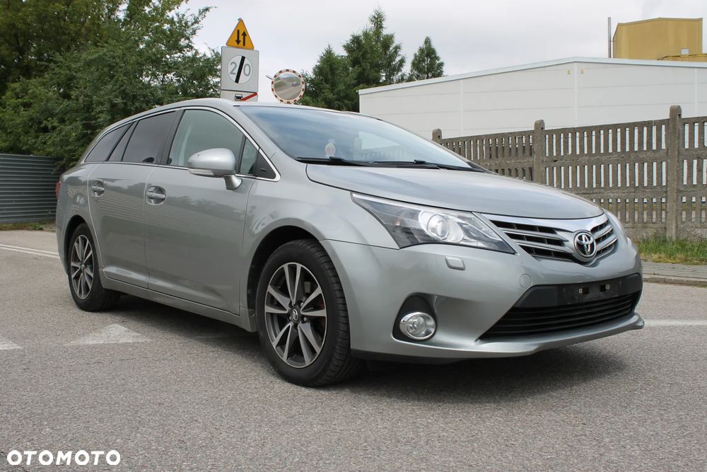 Toyota Avensis 1.8 Premium - 1