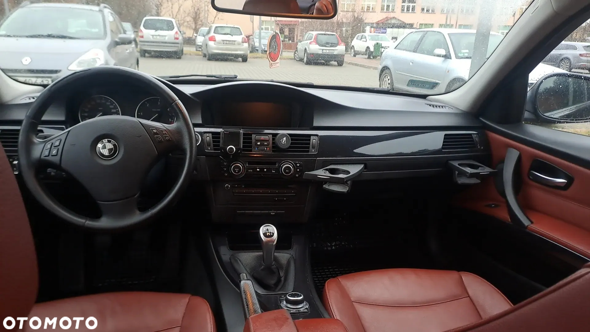 BMW Seria 3 318d Touring - 23