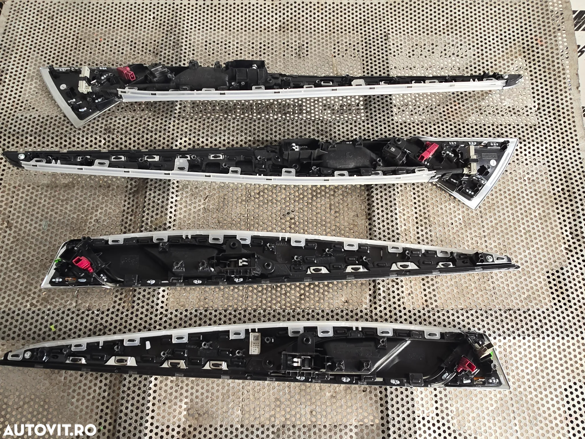 Ornament Trim Usa Fata Spate Bmw G30 G31 Cu Lumini Ambientale - 8
